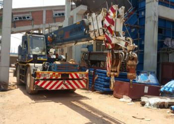 CHO THUÊ XE CẨU BÌNH DƯƠNG KATO 250 TẤN