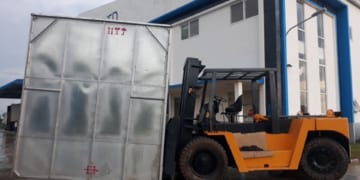 CHO THUÊ XE NÂNG HÀNG 2,5 TẤN